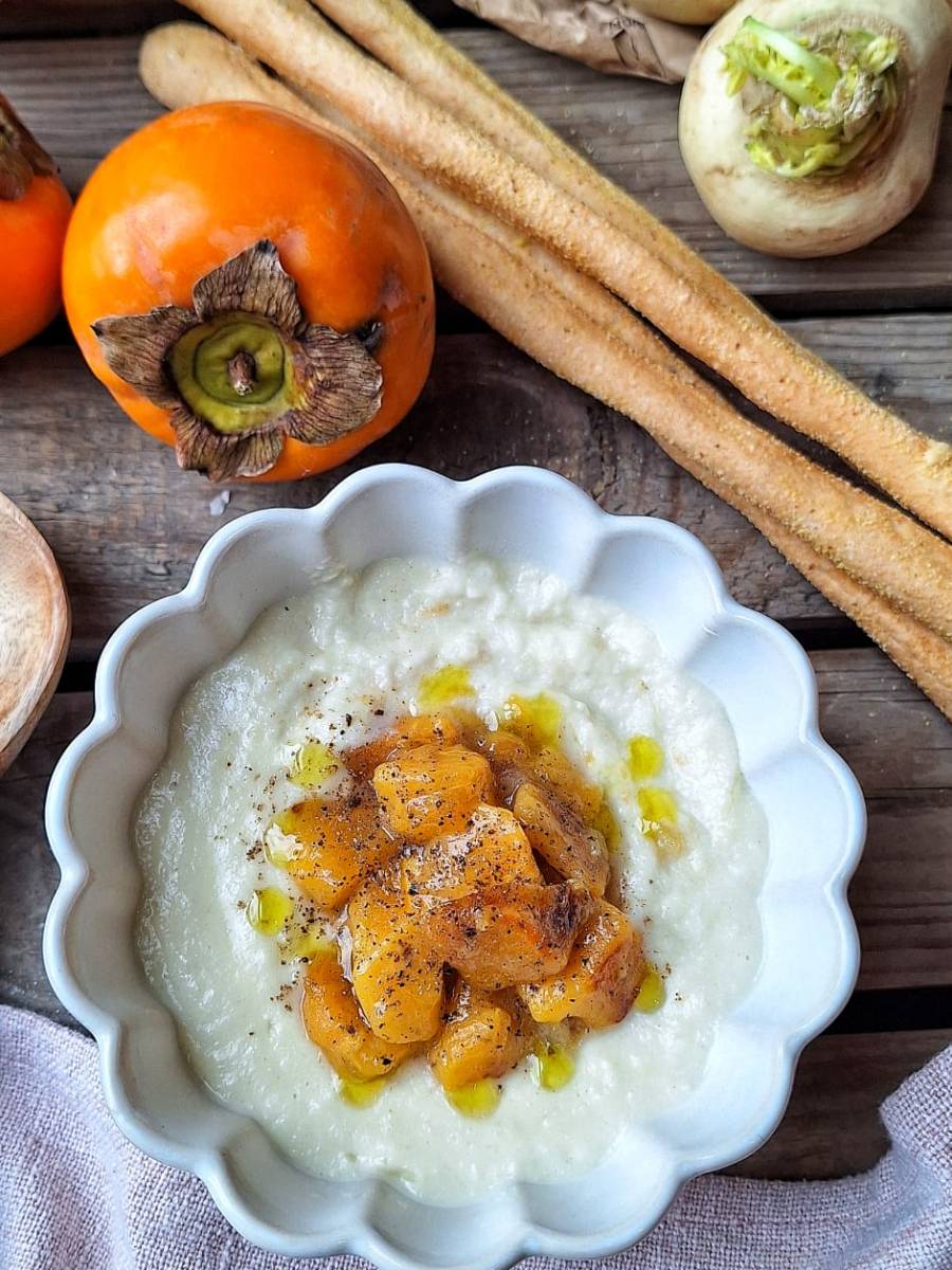 Vellutata di rapa bianca e chutney di cachi, sembra impossibile? Nooo è&nbsp;semplicissima!